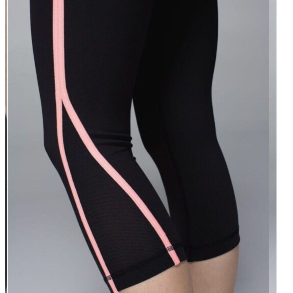 Lululemon Black Pink Cropped Capri Leggings Color Block Size 12 - Picture 7 of 7